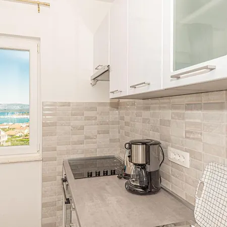 Nice In With House Sea View