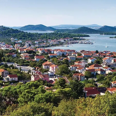 Nice In With House Sea View Apartmán Murter